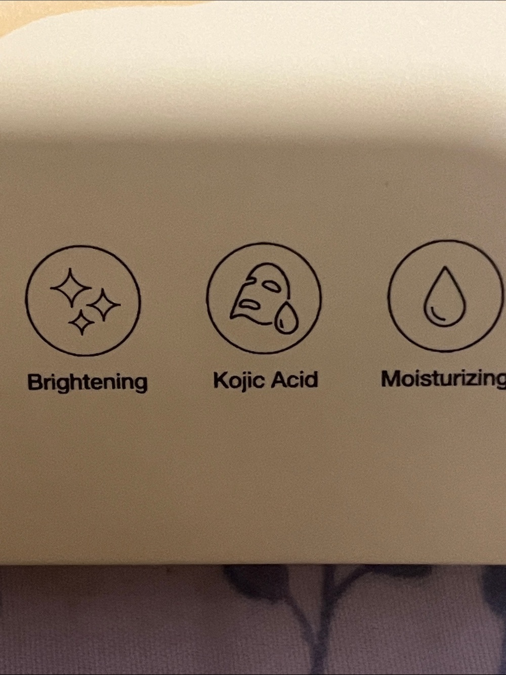 medicube Turmeric Brightening Gel Mask -  Kojic Acid - KOREAN Beauty- 4 Pack - Picture 3 of 4